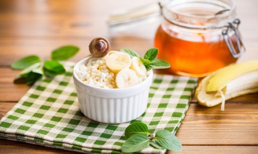 Υγιεινό σπιτικό παγωτό με μπανάνες και τυρί cottage