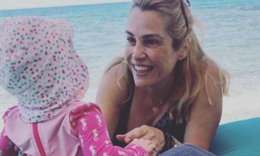 Στα γενέθλια της Τζένης Μπότση εντύπωση έκανε η κόρη της Αλίκη