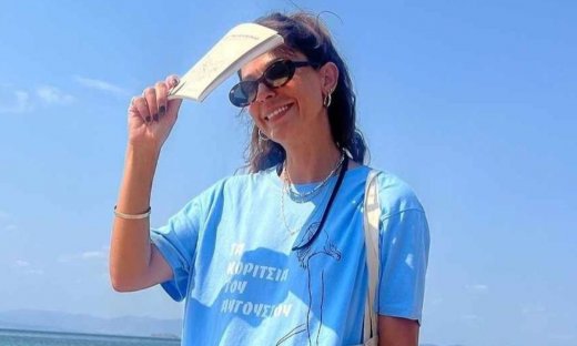 Κόβει την ανάσα η Κατερίνα Παπουτσακη με μαγιό και όλοι λένε πως βγάζει τις πιο φυσικές φωτογραφίες