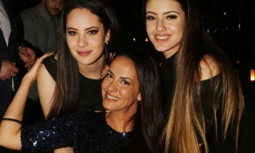 Εύη Αδάμ: Οι πιο τοπ οικογενειακές photos με Νεφέλη & Δανάη Λιβιεράτου