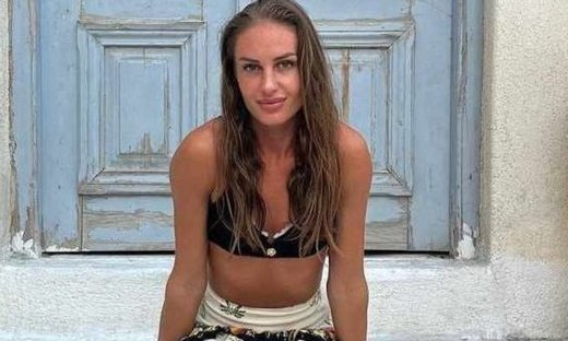 Το outfit της Κατερίνας Δαλάκα στην έξοδο με Κατσούλη - Ρουμελιώτη έκλεψε τις εντυπώσεις