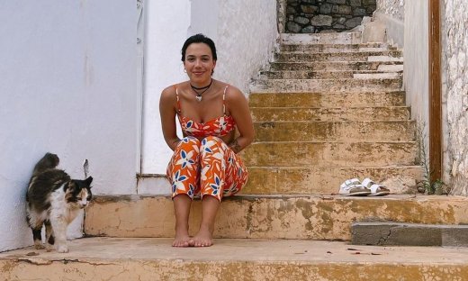 H Σάντυ Χατζηϊωάννου βρήκε τι δεν πρέπει να λείπει από τη βαλίτσα σου