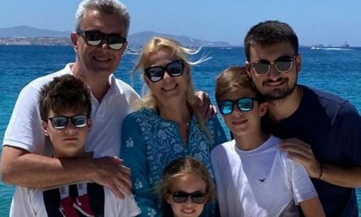 Oι αναρτήσεις του Νίκου Χατζηνικολάου με την 11χρονη κόρη & τους γιους του έχουν τα πιο πολλά likes