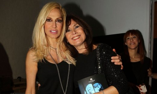 Βίσση, Δήμου, Δάρρα, Ζήνα, Μακεδόνας και άλλοι καλλιτέχνες αποχαιρετούν τη Λιζέτα Νικολάου