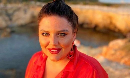 Η Δανάη Μπάρκα μίλησε για τοξικότητα κι η μαμά της απάντησε