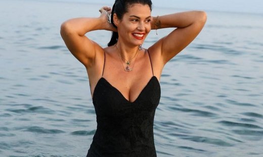 10 Ελληνίδες celebrities που γιορτάζουν τον Δεκαπενταύγουστο