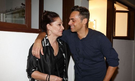 Η cool γιαγιά Φ. Κομνηνού: Από μοιραία γυναίκα του Παπακαλιάτη στο boho look στο γάμο του γιου της