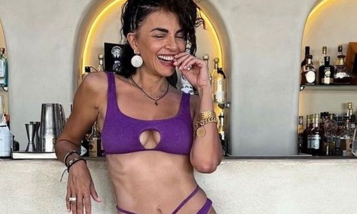 Η Μαρία Σολωμού το πήγε σε άλλο level (Γιατί μπορεί) - Με το πιο hot μαγιό της παραλίας (εικόνες)