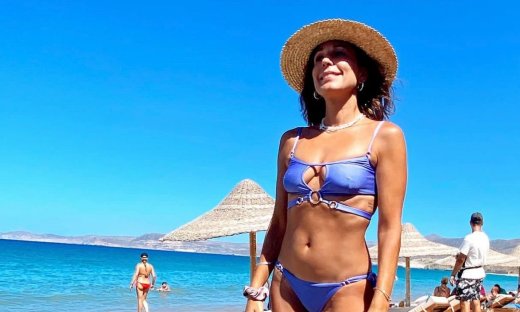 Παπουτσάκη: Αυτά είναι τα 3 μπικίνι που φοράει στο repeat και με τα οποία «ρίχνει» το Instagram