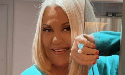 Η Ρούλα Κορομηλά με νέο look και μεγάλη αλλαγή στα μαλλιά της