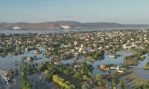Παλαμάς Καρδίτσας: Η στιγμή που ο γιος βρίσκει τη μάνα του μέσα στο σπίτι-«Πού είσαι βρε αγόρι μου;»
