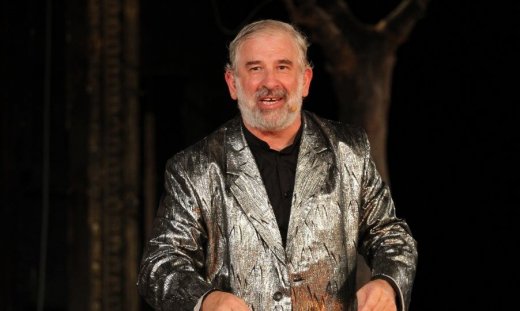 Καφετζής ή ταξιτζής ο Πέτρος Φιλιππίδης; Η νέα σελίδα στη ζωή του