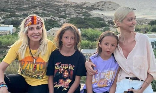 Ο μεγάλος γιος της Καρβέλα έγινε 10 ετών: Τα looks της Σοφίας & Άννας και η ομοιότητα με τον παππού