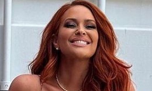 Στα λευκά η Χρηστίδου: Κορινθίου, Κοντοβά και άλλοι προσκεκλημένοι με άσπρα ρούχα -Φωτό από το πάρτι