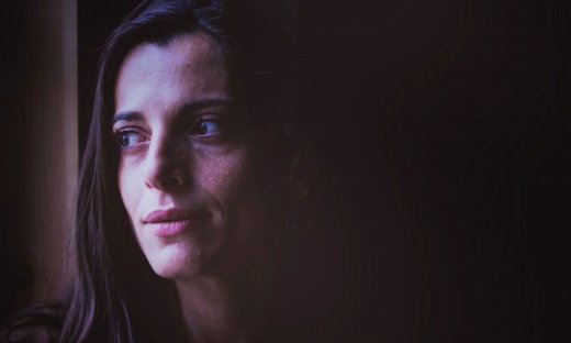 Η γη της ελιάς: Εισβολή δολοφόνου στο σπίτι της Ισμήνης