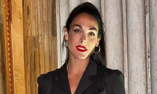 Η Ιωάννα Τριανταφυλλίδου σε εμφάνιση που παρέπεμπε σε (πραγματικό) μοντέλο