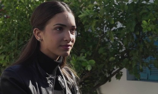 Η Γη της Ελιάς: Η Μαρίνα κάνει σκηνή ζηλοτυπίας στον Μάνο για τις γuμνές φωτογραφίες