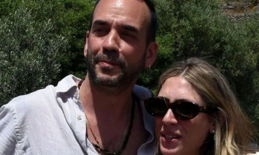 3 φορές που ο Πάνος Μουζουράκης μίλησε για τη γυναίκα και την κόρη του και εμπνέει κάθε νέο μπαμπά