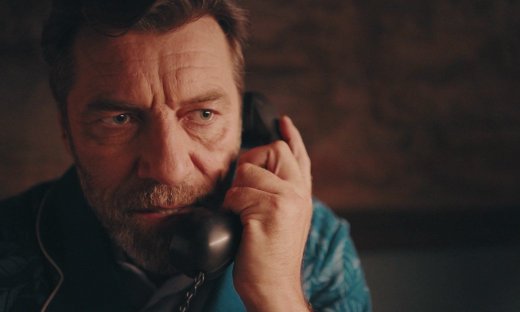 Το ναυάγιο: Ο Ιπποκράτης αντιμέτωπος με την αστυνομία για την εξαφάνιση της γυναίκας του