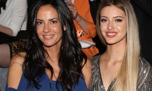 Σαν αδερφές! Η νέα φωτό της Δανάης Λιβιεράτου με την Εύη Αδάμ