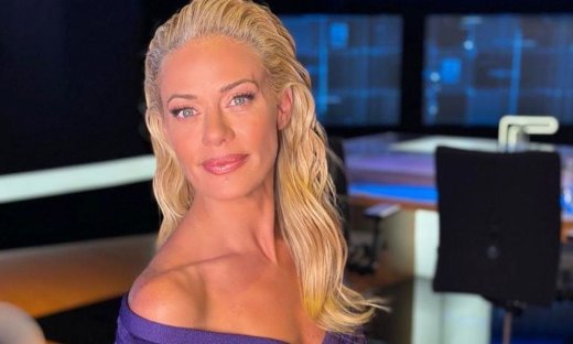 Η Ζέτα Μακρυπούλια «δίδαξε» χτένισμα - Το look που θα σου χαρίσει αυτοπεποίθηση