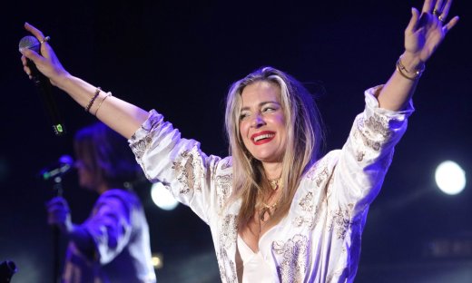 Μποφίλιου: «Όταν γεννήθηκα η μάνα μου μού διάβαζε Ρίτσο. Όσο ντουβάρι και να ήμουν, κάτι θα ρίζωνε»