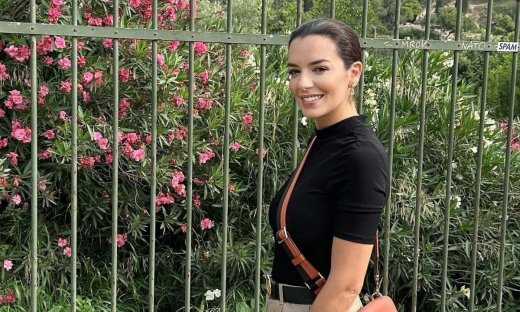 Νικολέττα Ράλλη: Η stylish εμφάνιση της κόρης της στη βόλτα