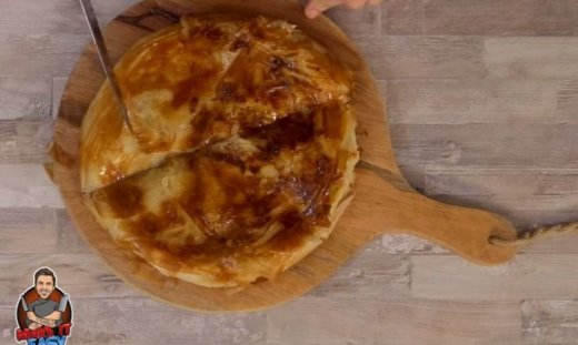 Τραχανόπιτα στο τηγάνι σε 15 λεπτά από τον Άκη Πετρετζίκη