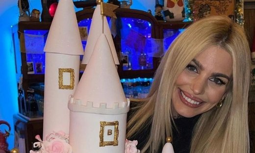 H Bάλια Χατζηθεοδώρου έγινε 31 κι απ' το πάρτι δεν έλειπε ο Κωνσταντίνος Βασάλος:H ευχή της Βαλαβάνη