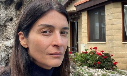 Η γη της ελιάς: Η Ιουλία διεκδικεί μία θέση στη ζωή του Στάθη