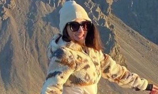 «Ξεχωρίζεις την αντανάκλαση με την πραγματικότητα;», λέει η Παλιοσπύρου στις πόζες δίχως φίλτρα