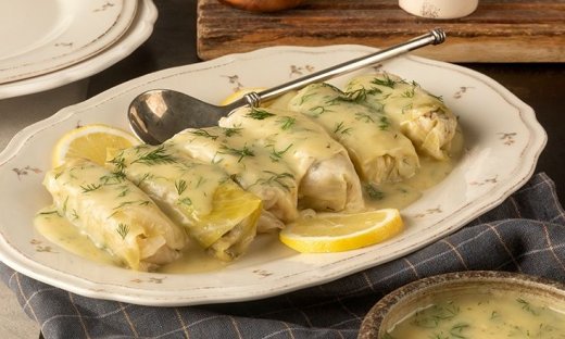 Λαχανοντολμάδες γιαλαντζί από τον Άκη Πετρετζίκη