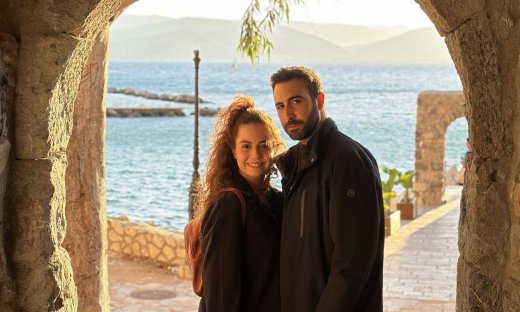 Η Γη της Ελιάς: Ο Αποστόλης και ο Πότης αναλαμβάνουν να υπερασπιστούν την τιμή της Άννας