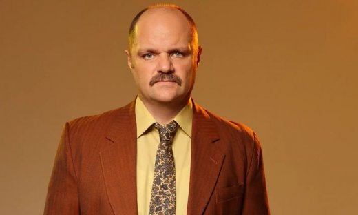 Η παραλία: Ο Καραχάλιος ξεμπροστιάζει τον Λοϊζο