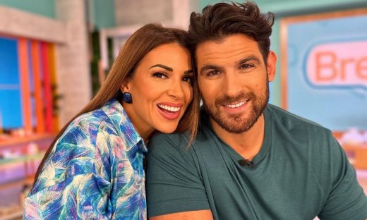 Ελένη Χατζίδου: Με χριστουγεννιάτικο look η Μελίτα στη σχολική γιορτή