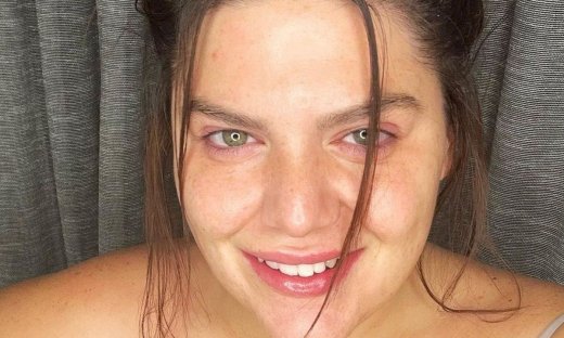 H Δανάη Μπάρκα στέλνει μήνυμα χωρίς φίλτρα και μακιγιάζ