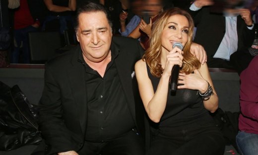 Μαζί με την Βανδή και ο Φοίβος αποθέωσε στο «αντίο» του τον Καρρά