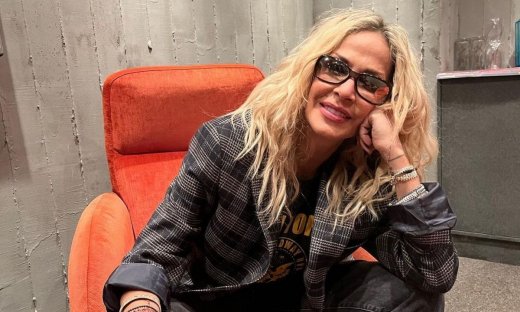 Σοφία Καρβέλα: Το ρεβεγιόν στην Ελλάδα κι η αφιέρωση στον Νίκο Καρβέλα