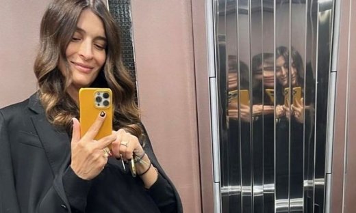 Με στυλ και φινέτσα στην εγκυμοσύνη της η Αντιγόνη Κουλουκάκου: Η χριστουγεννιάτικη φωτό & τα σχόλια