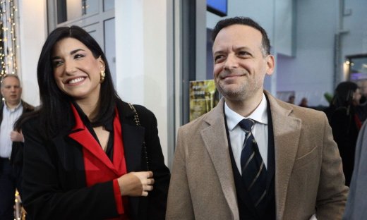 Ορκωμοσία Χάρη Δούκα: Τι φόρεσε η 28χρονη σύντροφός του, Γεωργία Πολυτάνου