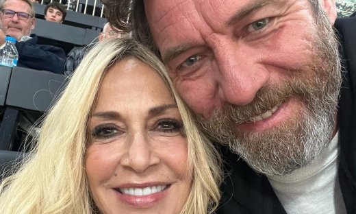 Η Άννα Βίσση είναι η πιο cool γιαγιά: Το look στο γήπεδο και η φωτό του Γιάννη Στάνκογλου