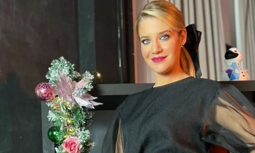 Η Τζένη Θεωνά σού δείχνει τι απλό να βάλεις στο ρεβεγιόν και να είσαι υπερπαραγωγή