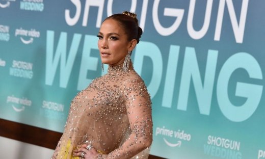 Η Jennifer Lopez aαπέδειξε ότι ΔΕΝ έχει κάνει botox