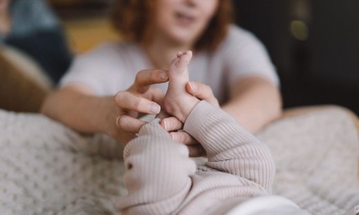 Υπάρχουν πολλά «πρέπει» στη μητρότητα, εμπιστεύσου το ένστικό σου