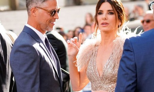 To βίντεο στο σημείο που η Bullock άφησε τις στάχτες του συντρόφου της