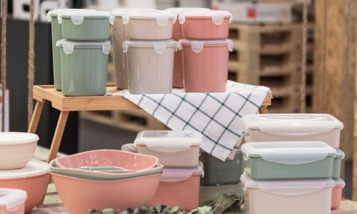 Πώς να καθαρίσετε εύκολα τα πλαστικά δοχεία από το λάδι