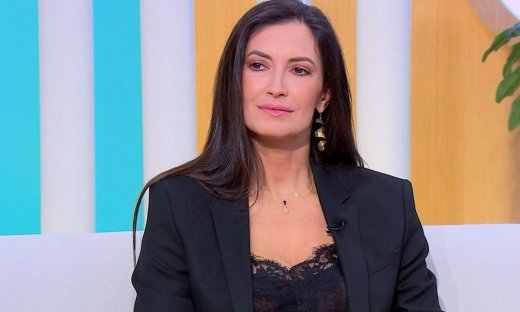 Δαρμουσλή: Από τη νευρική ανορεξία στην ευτυχία με τα 2 παιδιά της