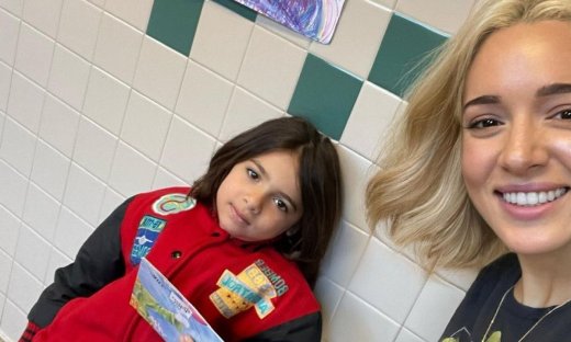 Καλομοίρα: Ο πρωινός χυμός που φτιάχνει για τα παιδιά της