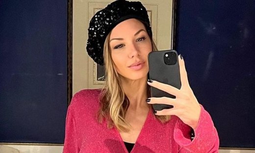 Αλεξάνδρα Νικολαΐδου: Όλοι μιλάνε για αυτές τις glam εμφανίσεις της συντρόφου του Ντέμη