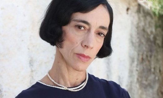 Έλενα Τοπαλίδου: Η χορογραφία στο σπίτι της που θύμισε Γιώργο Λάνθιμο